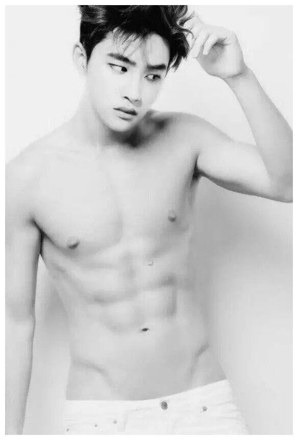 EXO全体成员腹肌大公开,九锥不仅颜值逆天腹肌也更优越