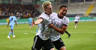 误打误撞的4秒！德国3-2超燃绝杀 00后队长疯狂庆祝