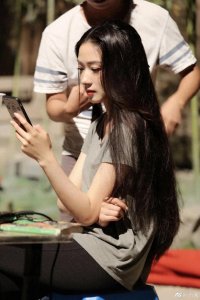 ​乘风破浪里的万茜竟然结婚还有女儿，最美侧颜的时候正在怀孕